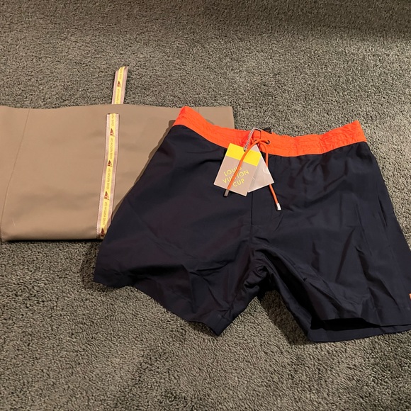 ULTRA RARE NWT LOUIS VUITTON CUP SEA BREAD / BEACHWEAR SWIMWEAR & BAG - Picture 1 of 12